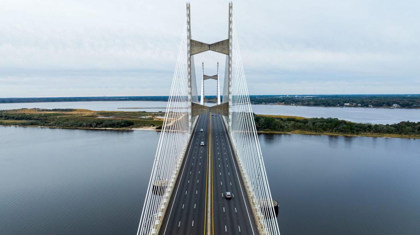 Cable-stayed Dames Point Bridge crossing the St. Johns River in Jacksonville, Florida.